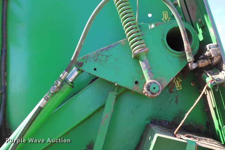 image for item DD6096 1992 John Deere 535 round baler