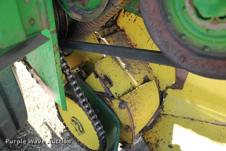 image for item DD6096 1992 John Deere 535 round baler