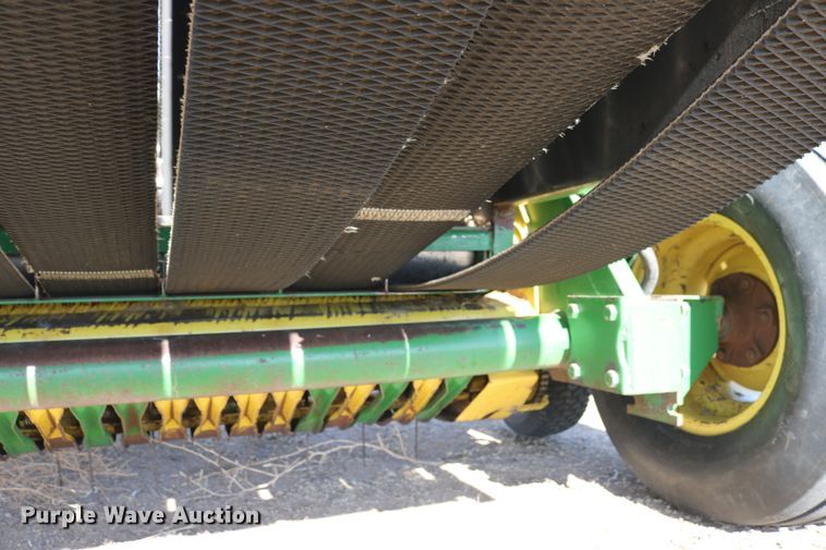 image for item DD6096 1992 John Deere 535 round baler