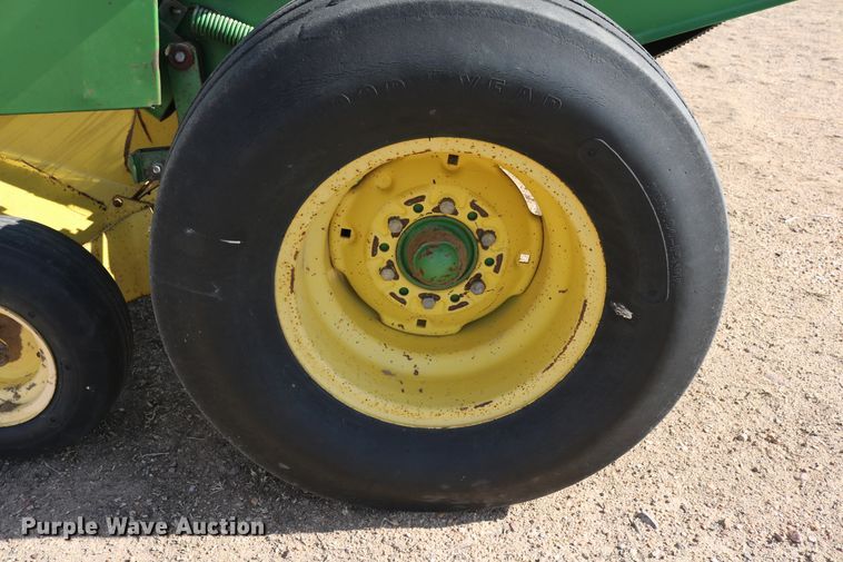 image for item DD6096 1992 John Deere 535 round baler