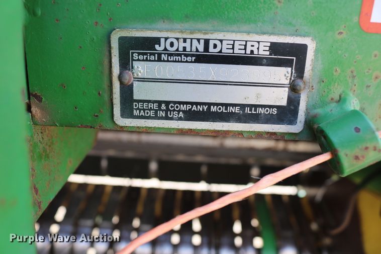image for item DD6096 1992 John Deere 535 round baler