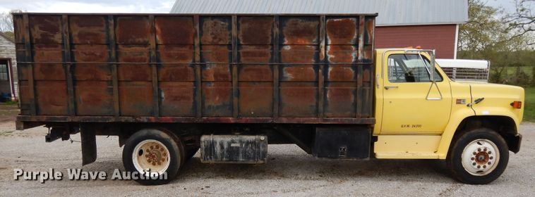 image for item DE5625 1987 GMC 7000 grain truck