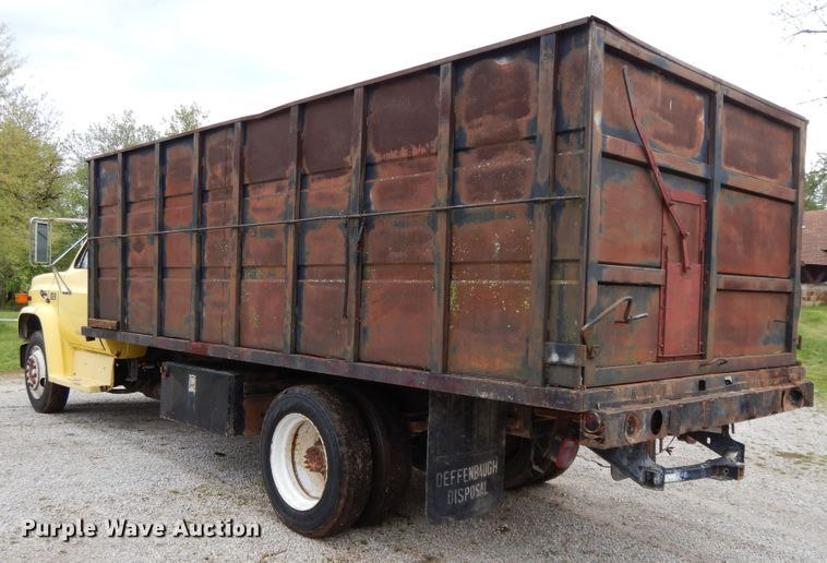image for item DE5625 1987 GMC 7000 grain truck