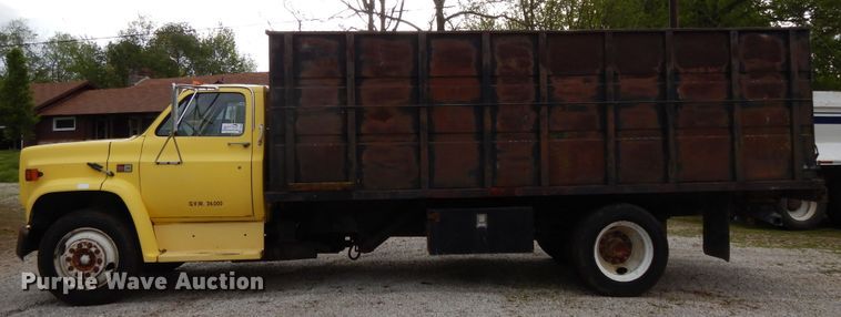 image for item DE5625 1987 GMC 7000 grain truck