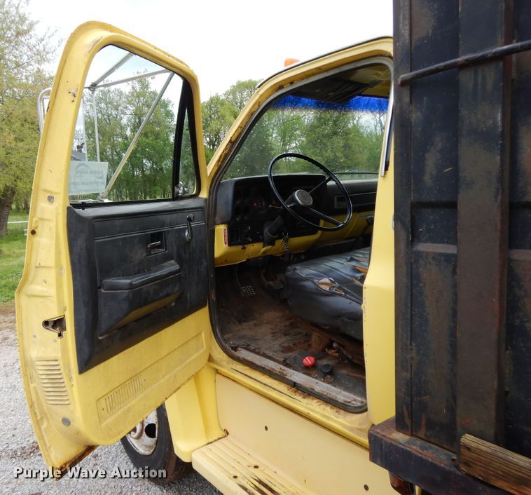 image for item DE5625 1987 GMC 7000 grain truck