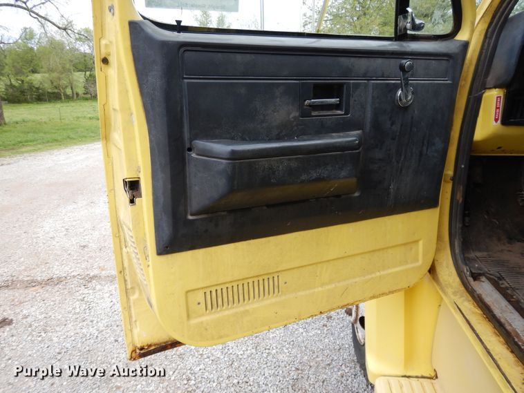 image for item DE5625 1987 GMC 7000 grain truck