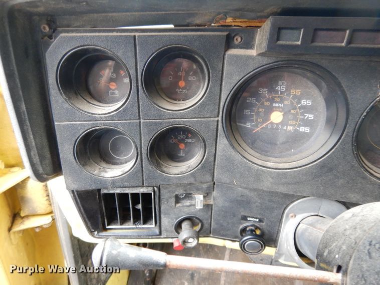 image for item DE5625 1987 GMC 7000 grain truck