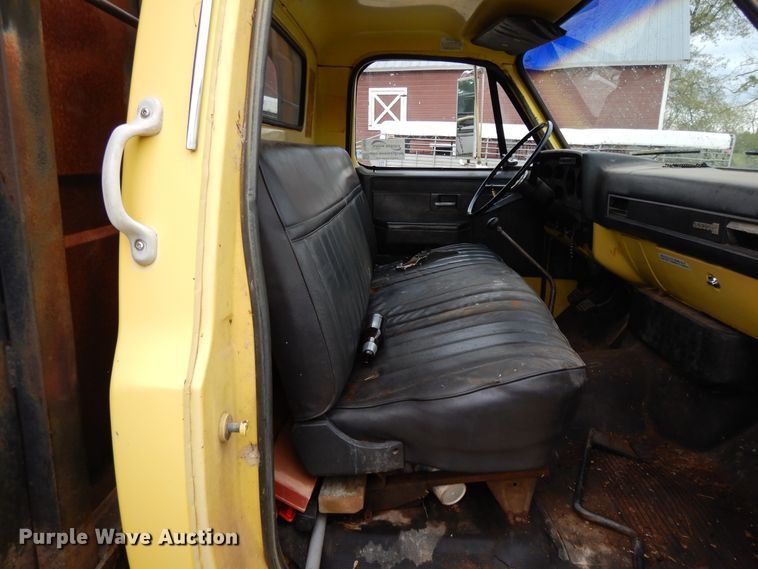 image for item DE5625 1987 GMC 7000 grain truck