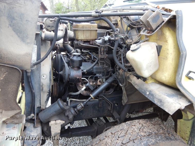 image for item DE5625 1987 GMC 7000 grain truck