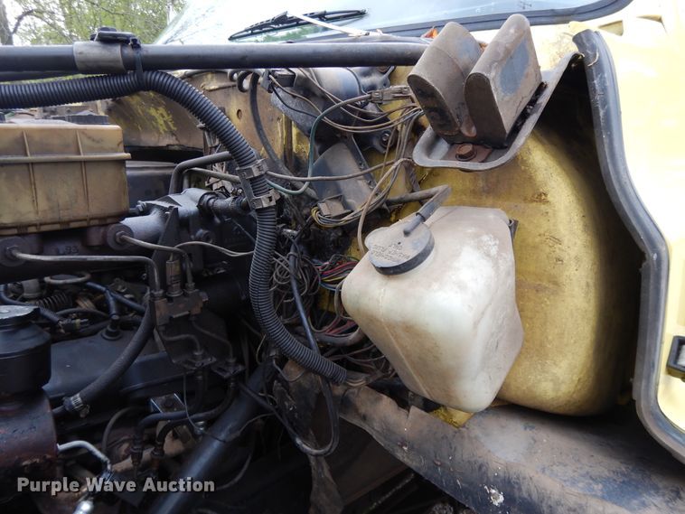 image for item DE5625 1987 GMC 7000 grain truck