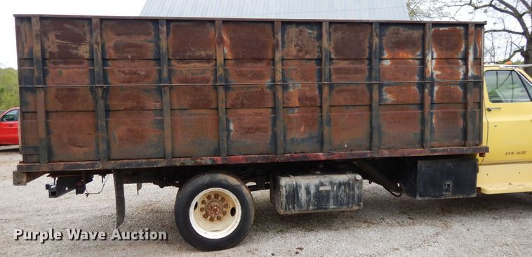 image for item DE5625 1987 GMC 7000 grain truck