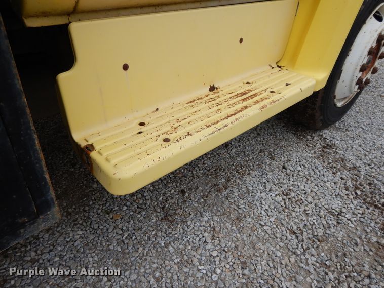 image for item DE5625 1987 GMC 7000 grain truck