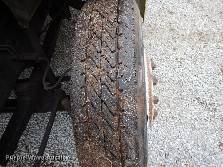 image for item DE5625 1987 GMC 7000 grain truck