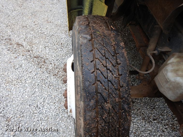 image for item DE5625 1987 GMC 7000 grain truck