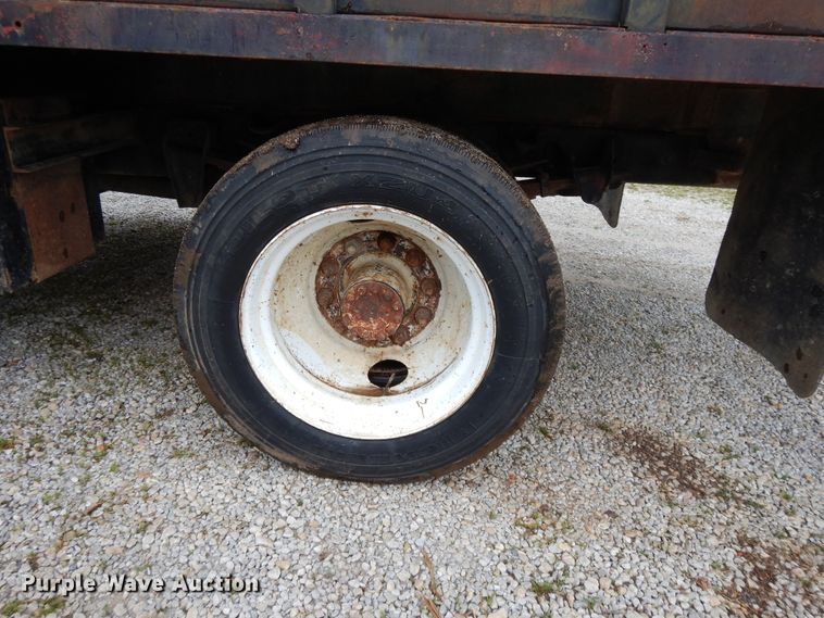 image for item DE5625 1987 GMC 7000 grain truck