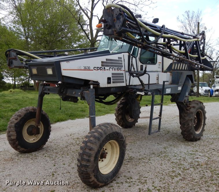 image for item DE5627 SpraCoupe Melroe 3630 sprayer