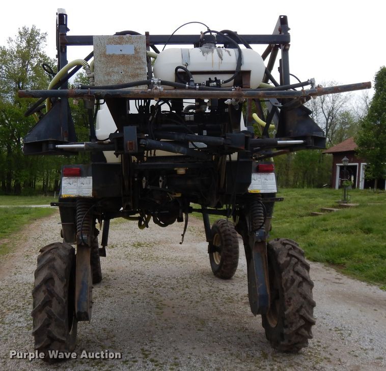 image for item DE5627 SpraCoupe Melroe 3630 sprayer