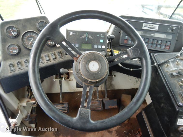 image for item DE5627 SpraCoupe Melroe 3630 sprayer