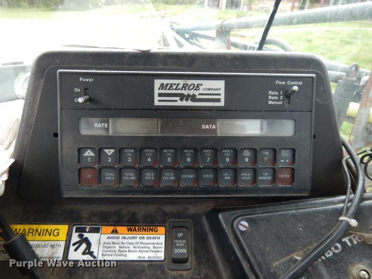 image for item DE5627 SpraCoupe Melroe 3630 sprayer