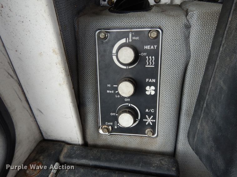 image for item DE5627 SpraCoupe Melroe 3630 sprayer