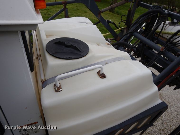 image for item DE5627 SpraCoupe Melroe 3630 sprayer