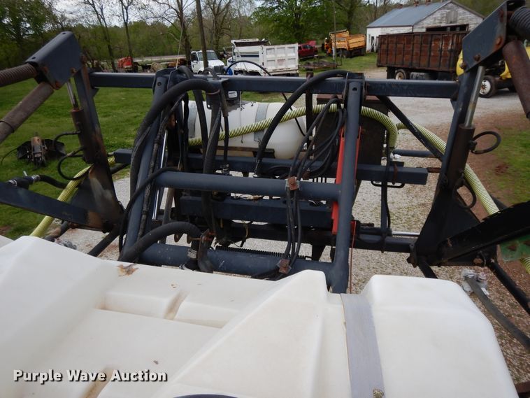 image for item DE5627 SpraCoupe Melroe 3630 sprayer