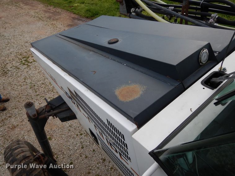 image for item DE5627 SpraCoupe Melroe 3630 sprayer