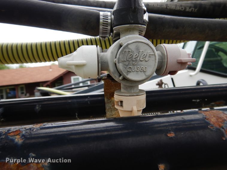 image for item DE5627 SpraCoupe Melroe 3630 sprayer