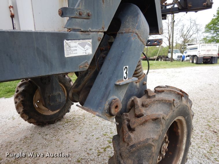 image for item DE5627 SpraCoupe Melroe 3630 sprayer