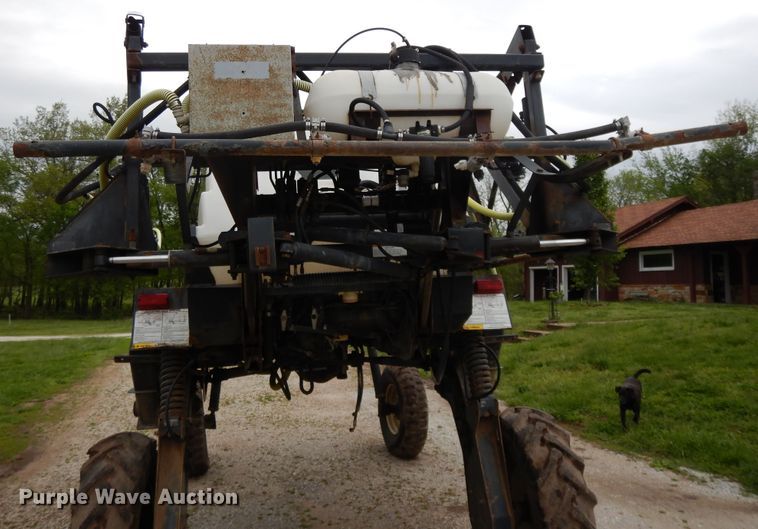 image for item DE5627 SpraCoupe Melroe 3630 sprayer