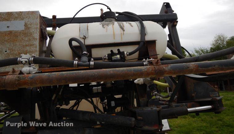 image for item DE5627 SpraCoupe Melroe 3630 sprayer