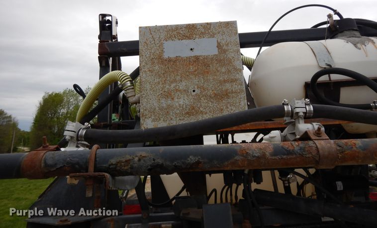 image for item DE5627 SpraCoupe Melroe 3630 sprayer