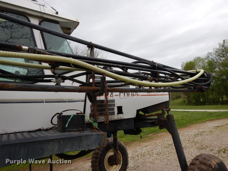 image for item DE5627 SpraCoupe Melroe 3630 sprayer