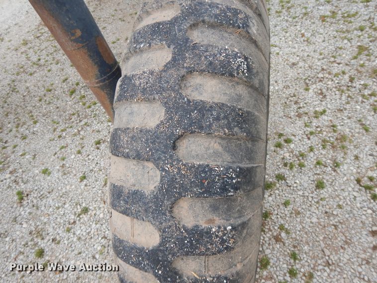 image for item DE5627 SpraCoupe Melroe 3630 sprayer