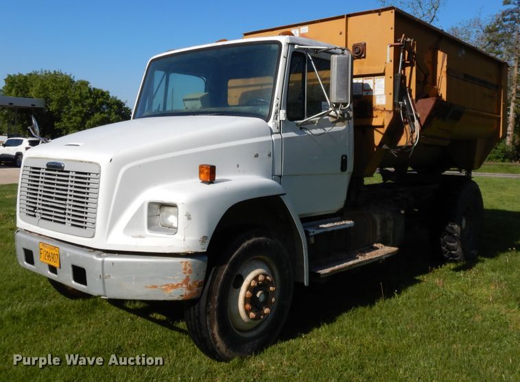 image for item DE5664 2001 Freightliner FL80 feed mixer truck