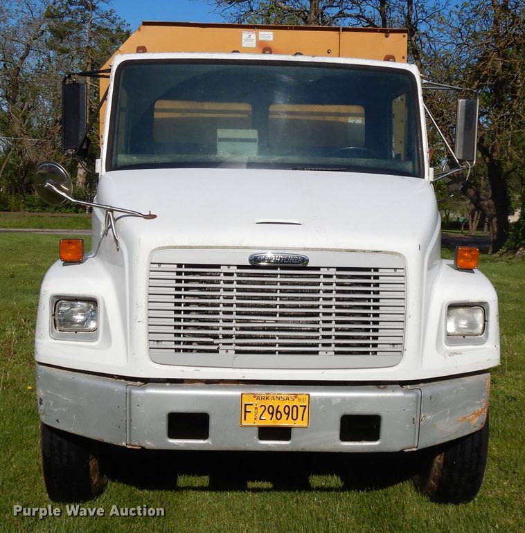 image for item DE5664 2001 Freightliner FL80 feed mixer truck