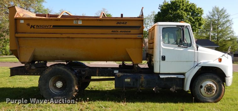 image for item DE5664 2001 Freightliner FL80 feed mixer truck