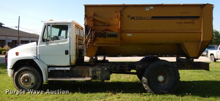 image for item DE5664 2001 Freightliner FL80 feed mixer truck
