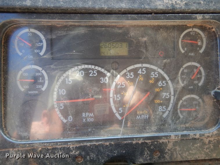 image for item DE5664 2001 Freightliner FL80 feed mixer truck