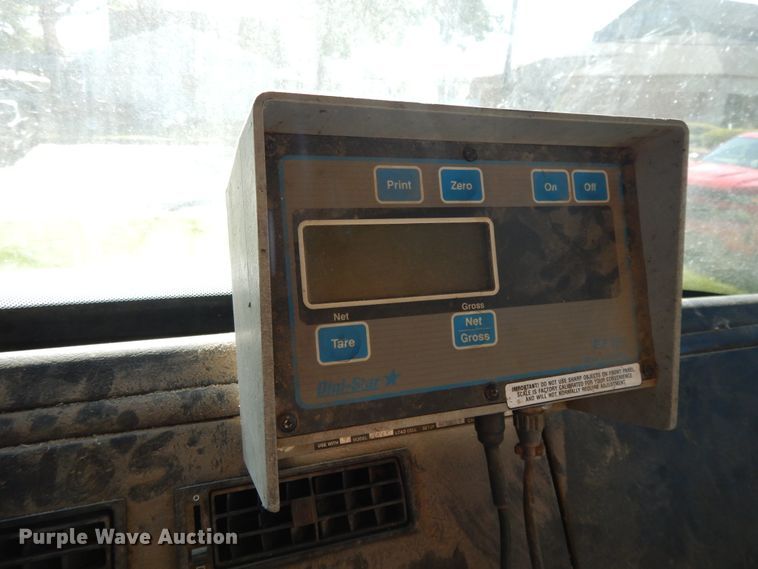 image for item DE5664 2001 Freightliner FL80 feed mixer truck