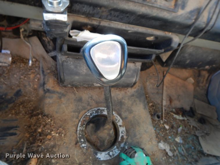 image for item DE5664 2001 Freightliner FL80 feed mixer truck