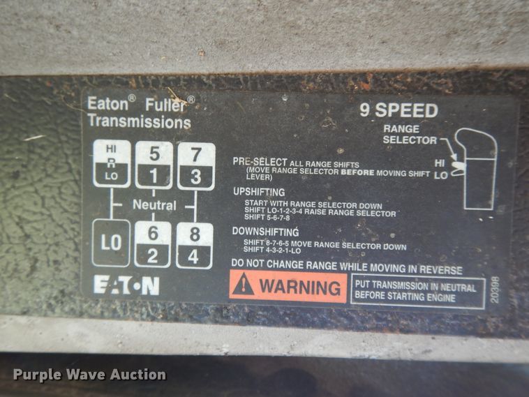 image for item DE5664 2001 Freightliner FL80 feed mixer truck