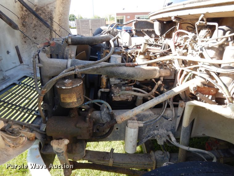 image for item DE5664 2001 Freightliner FL80 feed mixer truck