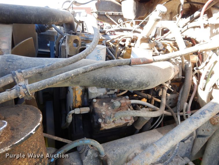 image for item DE5664 2001 Freightliner FL80 feed mixer truck