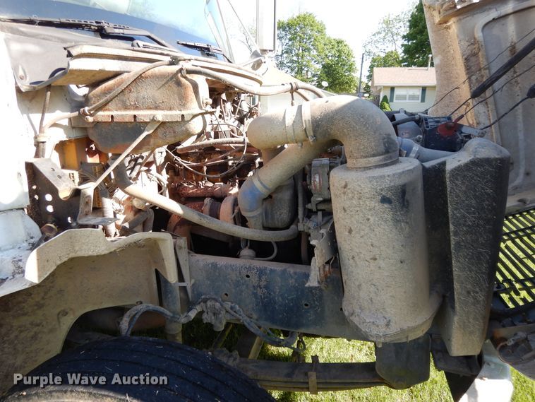 image for item DE5664 2001 Freightliner FL80 feed mixer truck