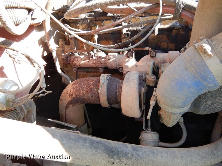 image for item DE5664 2001 Freightliner FL80 feed mixer truck