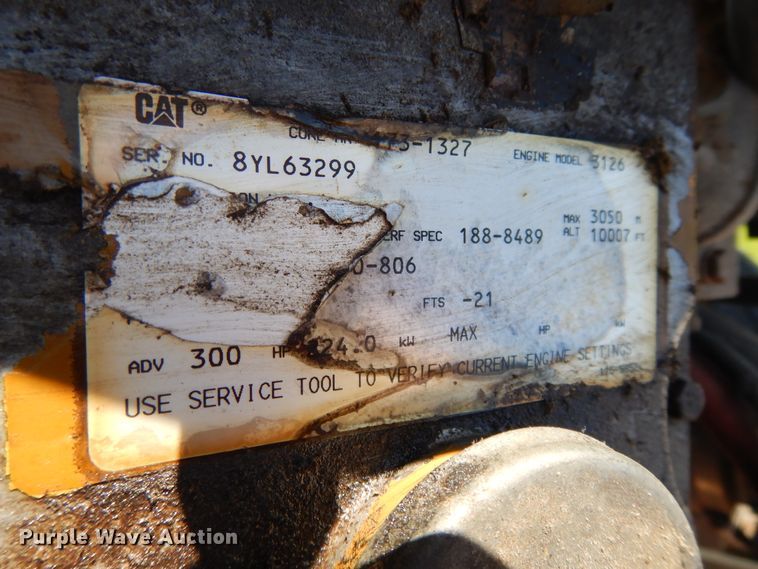 image for item DE5664 2001 Freightliner FL80 feed mixer truck