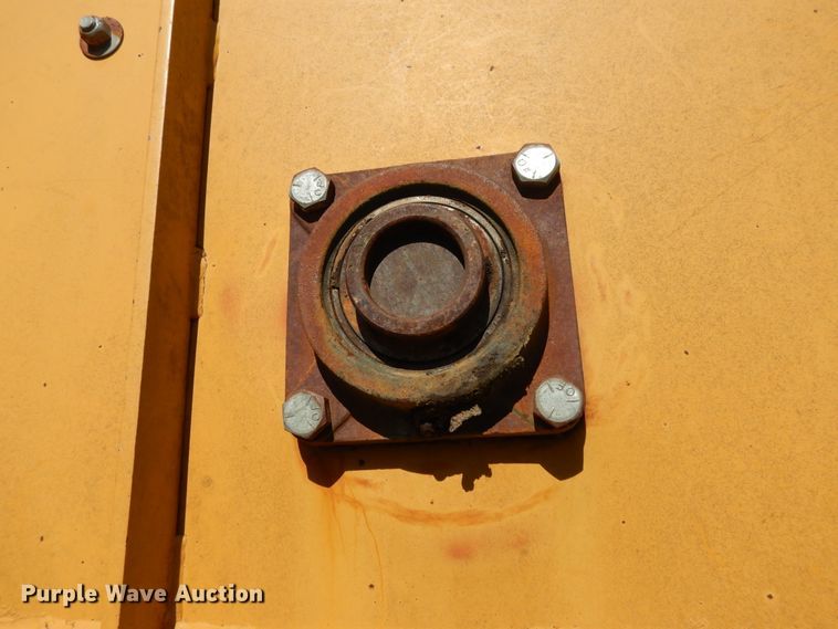 image for item DE5664 2001 Freightliner FL80 feed mixer truck