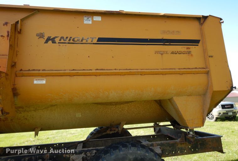 image for item DE5664 2001 Freightliner FL80 feed mixer truck