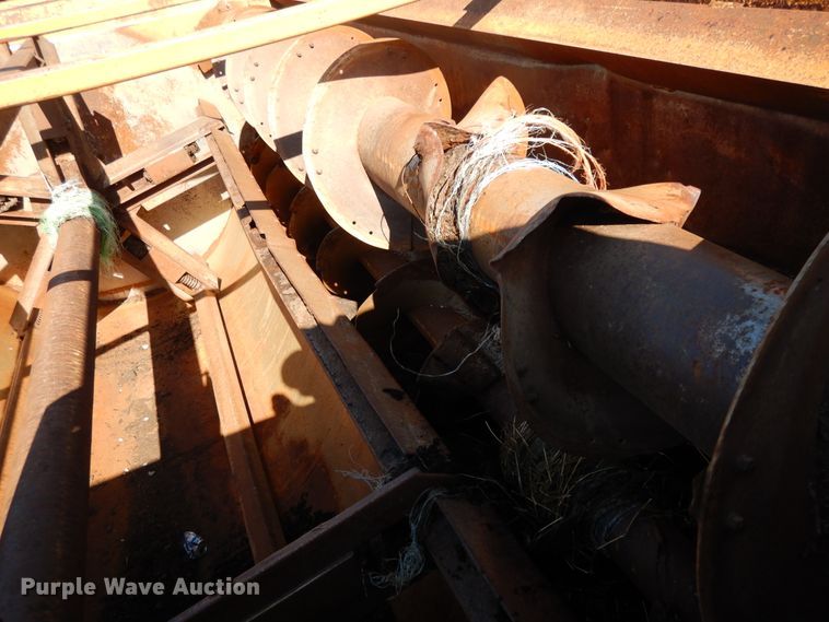 image for item DE5664 2001 Freightliner FL80 feed mixer truck